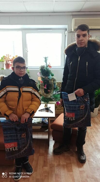 100 деца от Смолян и региона бяха зарадвани с нови играчки и дрехи