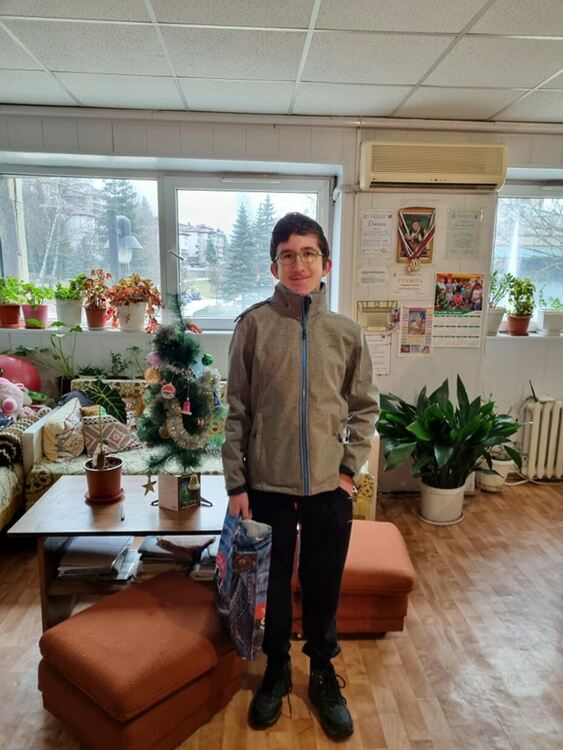 100 деца от Смолян и региона бяха зарадвани с нови играчки и дрехи