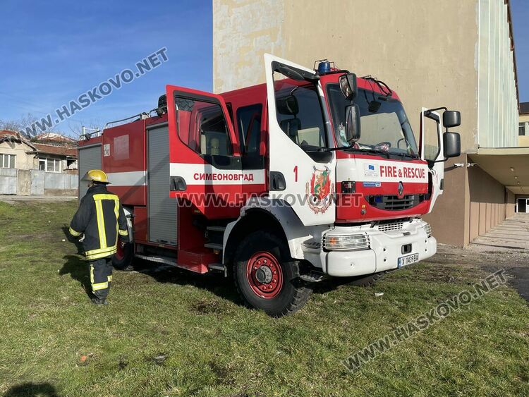 Пожар избухна в котелно на училище, евакуираха учениците