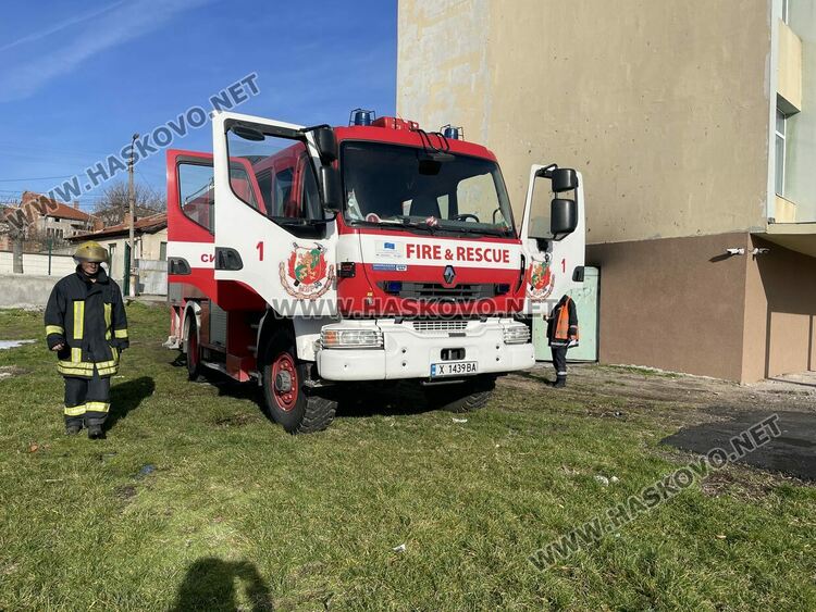 Пожар избухна в котелно на училище, евакуираха учениците