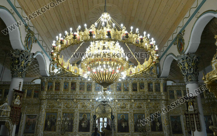 Катедралният храм на Хасково „Св. Богородица“ посреща Ивановден с изографисана апсида