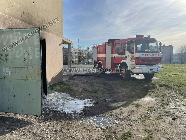 Пожар избухна в котелно на училище, евакуираха учениците