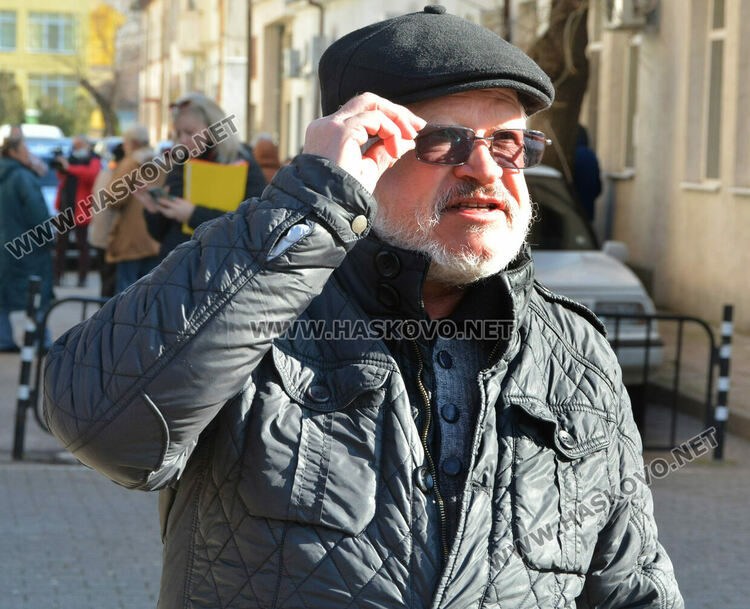 Опашките за ваксинация продължават в Хасково, рекорден брой ваксинирани за 24 часа