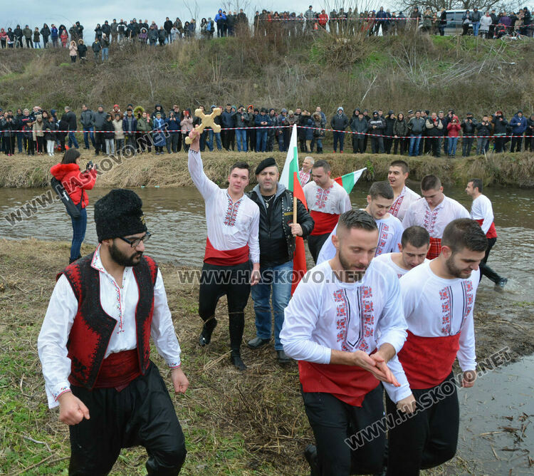 1 341 са имениците на Йордановден в община Хасково