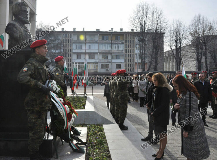 Хасково чества 174 години от рождението на Христо Ботев