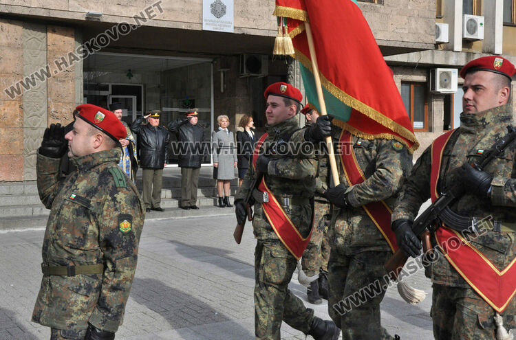 Богоявленски водосвет на бойните знамена в Хасково