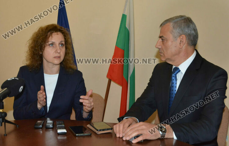 Катя Панева встъпи в длъжност като областен на Хасково с пожелание да продължи промяната