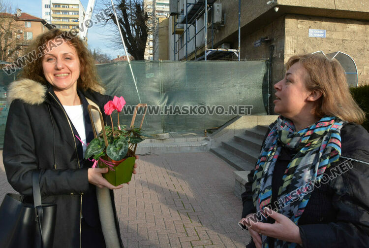Катя Панева встъпи в длъжност като областен на Хасково с пожелание да продължи промяната