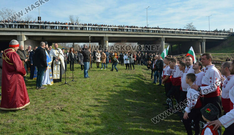 Военен извади кръста от река Харманлийска на Богоявление