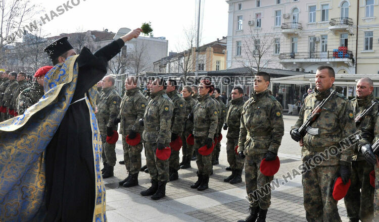Богоявленски водосвет на бойните знамена в Хасково