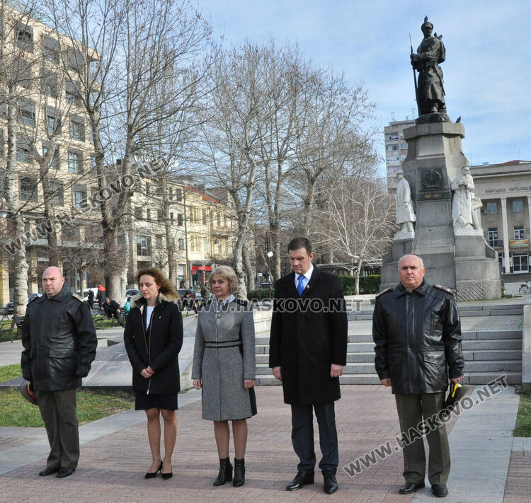 Богоявленски водосвет на бойните знамена в Хасково