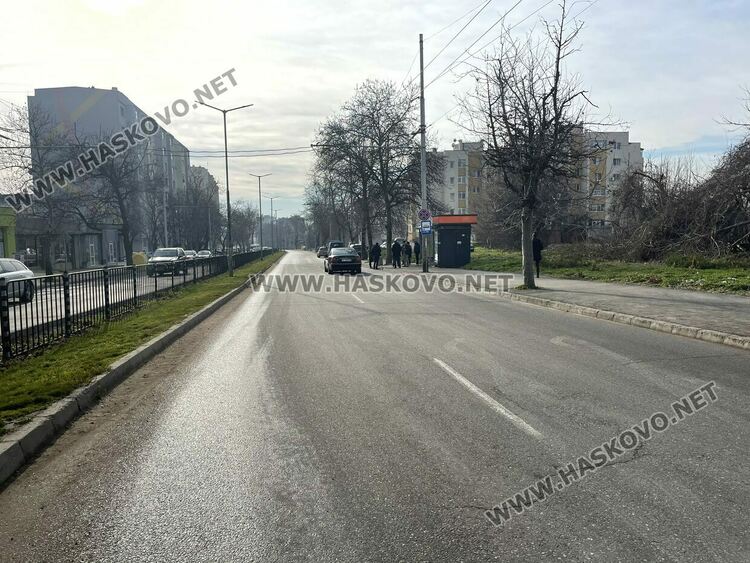 Отцепиха движението по “Васил Левски”