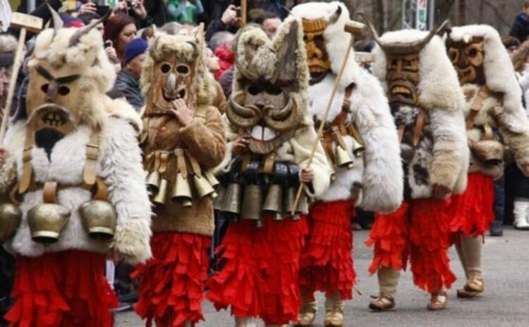 Омикрон победи Сурва, фестивал няма да има