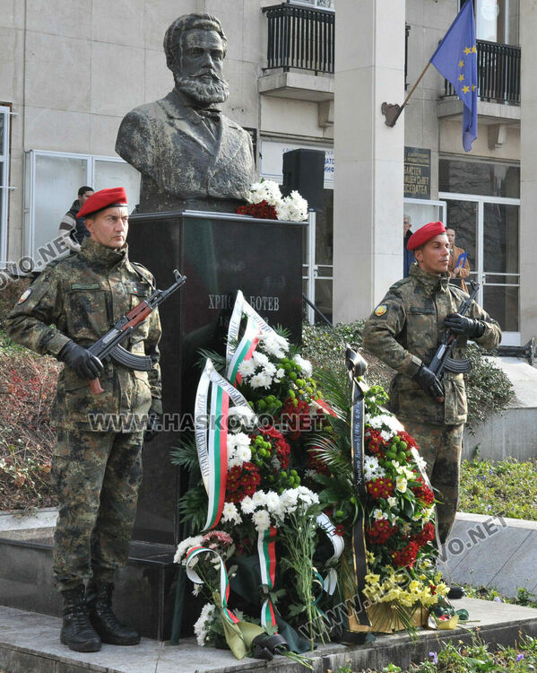 Хасково чества 174 години от рождението на Христо Ботев