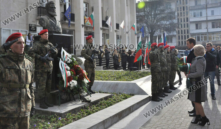 Хасково чества 174 години от рождението на Христо Ботев