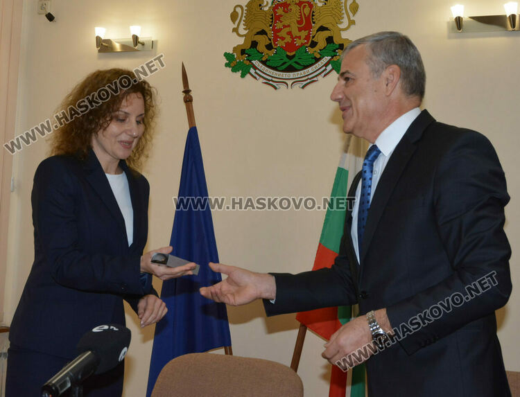 Катя Панева встъпи в длъжност като областен на Хасково с пожелание да продължи промяната