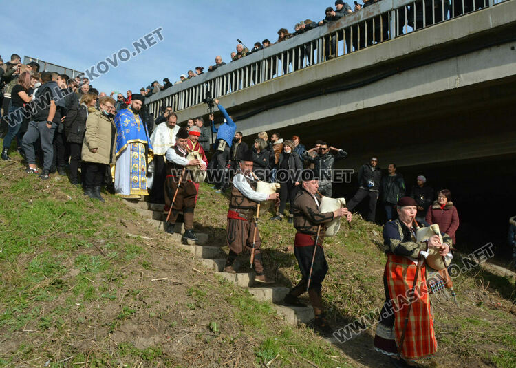 Военен извади кръста от река Харманлийска на Богоявление