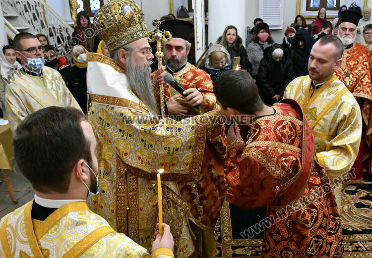 Хасковлии посрещнаха митрополит Николай в църквата „Света Богородица“ на Ивановден
