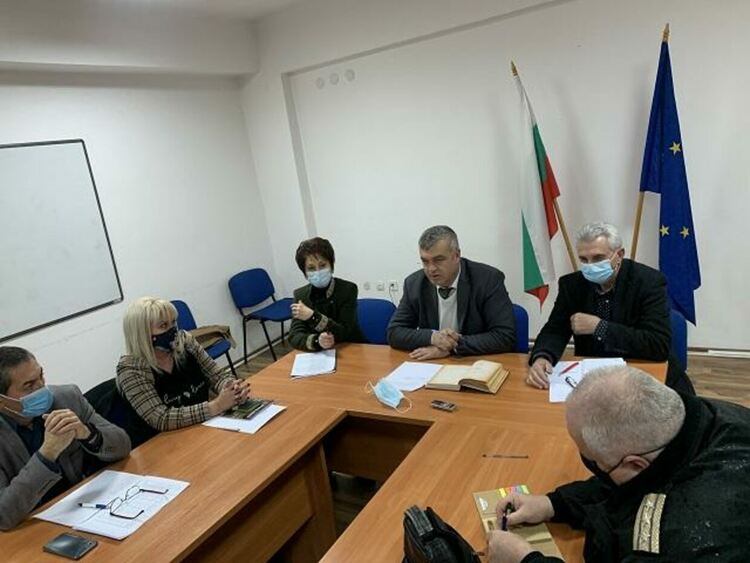 При влизане на областта в тъмночервена зона спират работата на нощните заведения