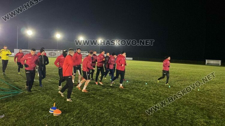 "Саяна Хасково" поднови тренировките, ще се бори за първо място