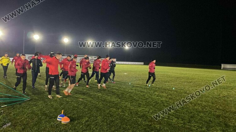 "Саяна Хасково" поднови тренировките, ще се бори за първо място