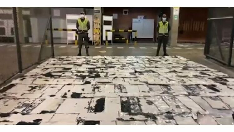 В Колумбия откриха 1 тон кокаин между кожи за България