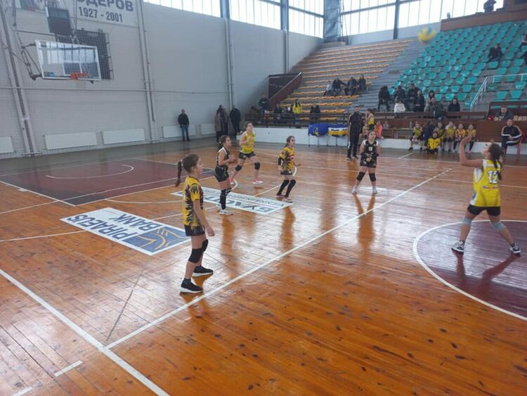 В зала „Борис Гюдеров“ започна юбилейната година за волейбола в Перник