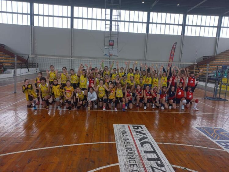 В зала „Борис Гюдеров“ започна юбилейната година за волейбола в Перник