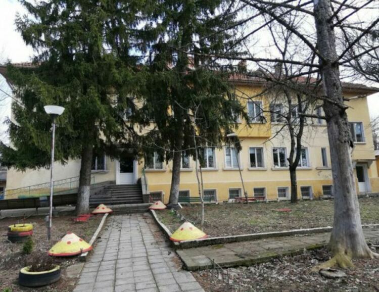 112 нови позитивни в Хасковска област, вирусът продължава да върлува в Старчески дом