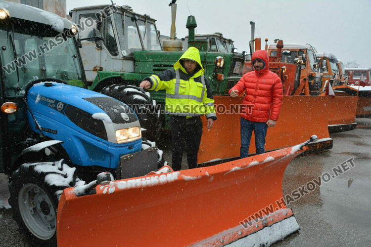 &bdquo;Екопрогрес&ldquo; в готовност да чисти снега в Хасково