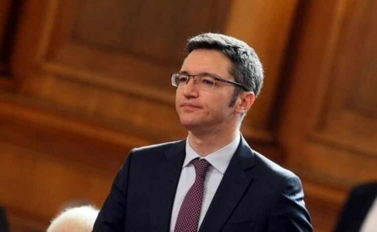 Вигенин: Не подлежа на карантина след КСНС, боледувах преди 3 месеца