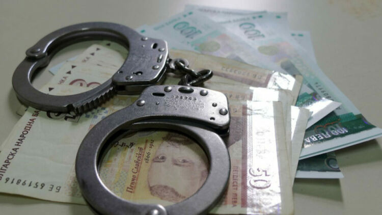 Задържаха крадец на голяма сума пари от къща в Кюстендил