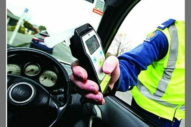 Задържан е пиян шофьор, кръстосвал по димитровградските булеварди