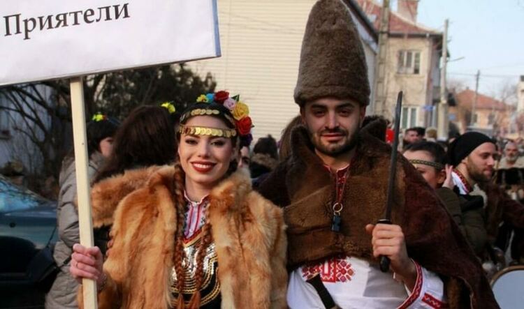 Анелия Дулева: Красивото лице на кукерския ритуал