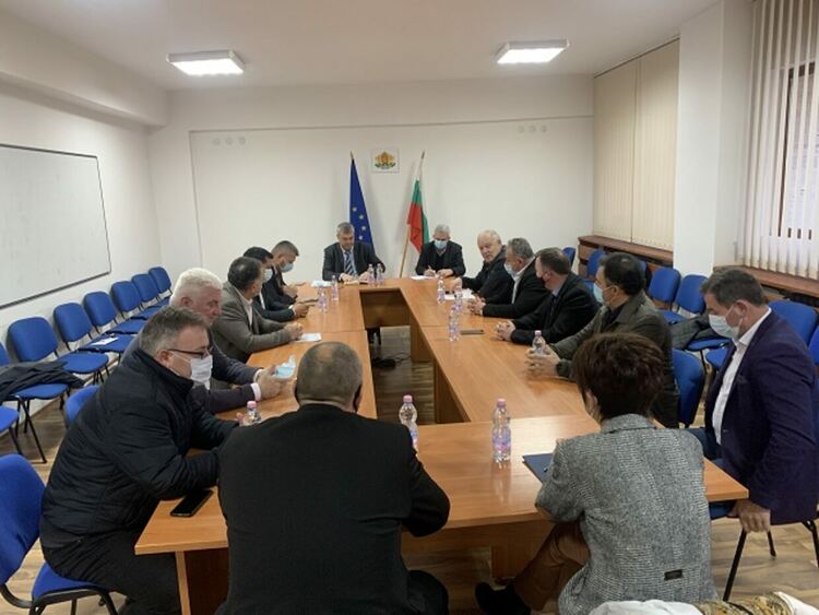 Емил Хумчев се срещна с кметовете на общини в област Смолян   