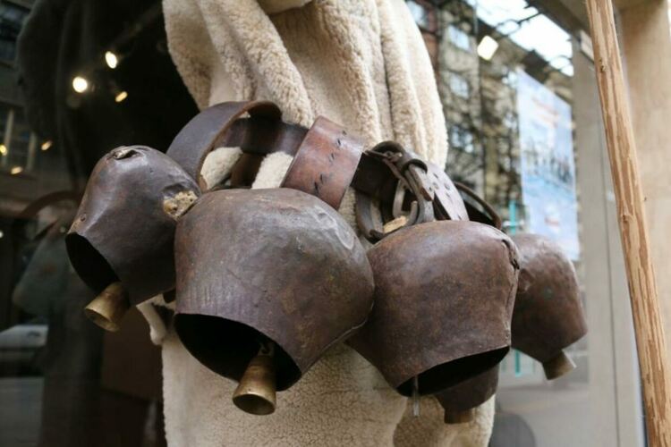 Анелия Дулева: Красивото лице на кукерския ритуал