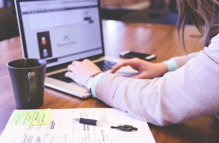 Стани да седна: Служебното правителство е уволнило 1500 души, назначило е 2,5 пъти повече