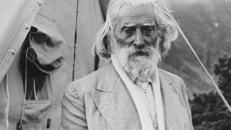 Ентусиасти съживяват старините в родното място на Петър Дънов