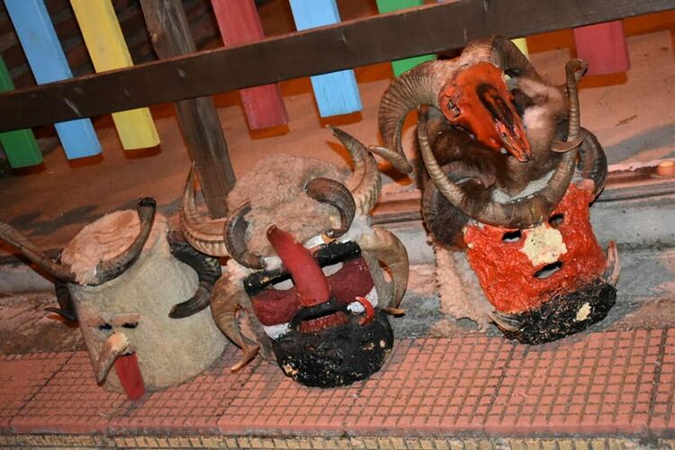 Огънят на Сурва бе запален и в село Расник