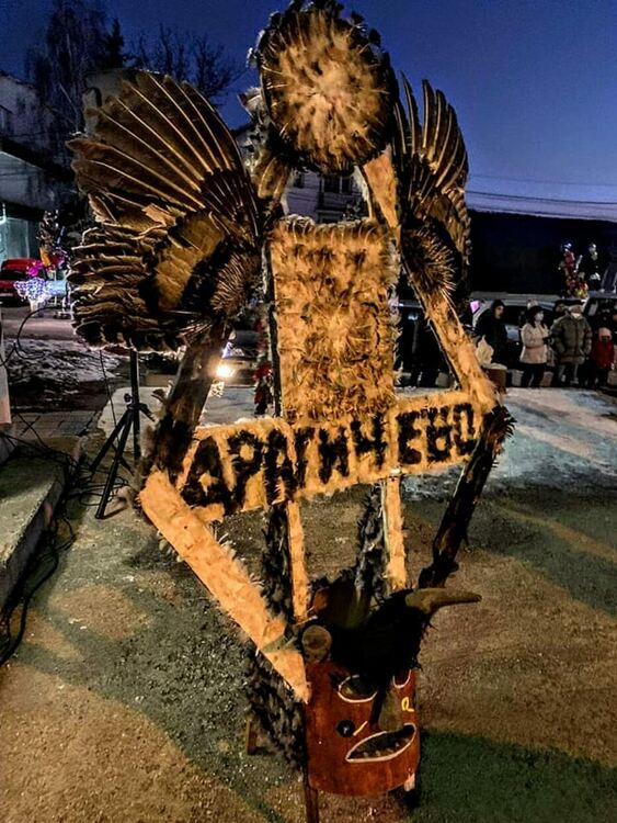 Чановете и хлопките на сурвакарите огласиха и село Драгичево