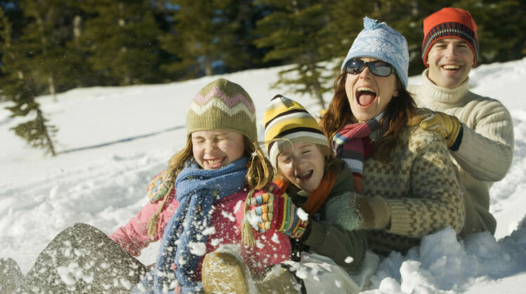 Родители масово подават заявления за данъчно облекчение за деца в НАП /онлайн формуляри/