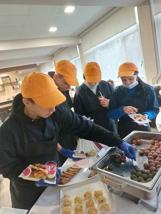 Представителна изява на клуб за занимания по интереси "Кетърингът – иновативен и здравословен" 