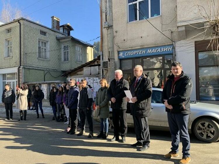 Областният управител Емил Хумчев присъства на честването на Деня на Освобождението на Чепеларе 