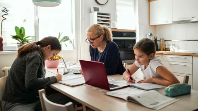 Безпрецедентен спад на потребителските разходи на домакинствата в ЕС