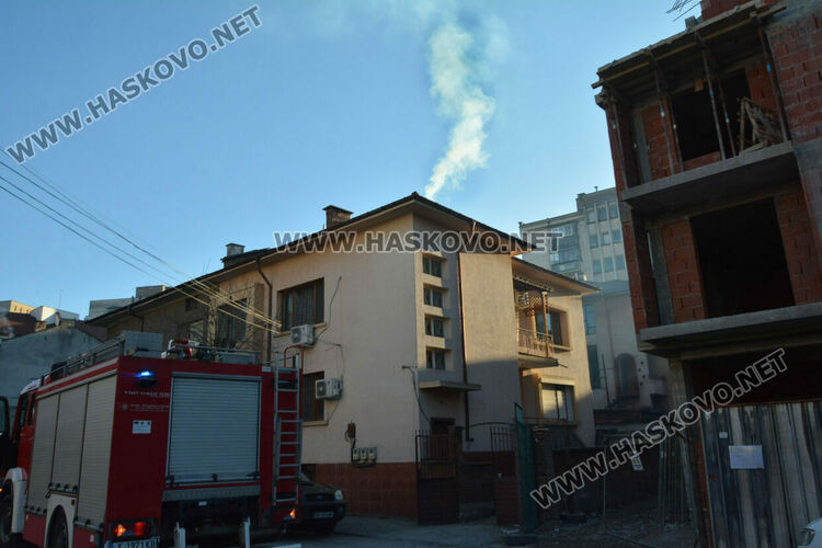 Изпуши комин на двуетажна къща в Хасково