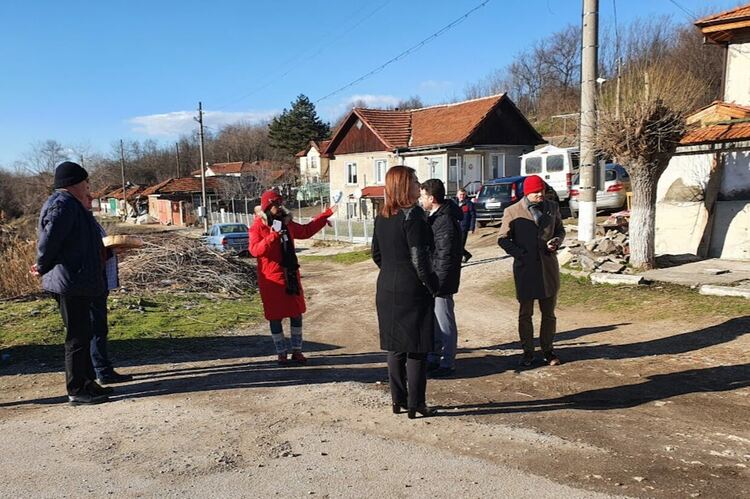 Оля Ал-Ахмед показа как къщата на майка ѝ Ваня Петкова ще се превърне в културен център 