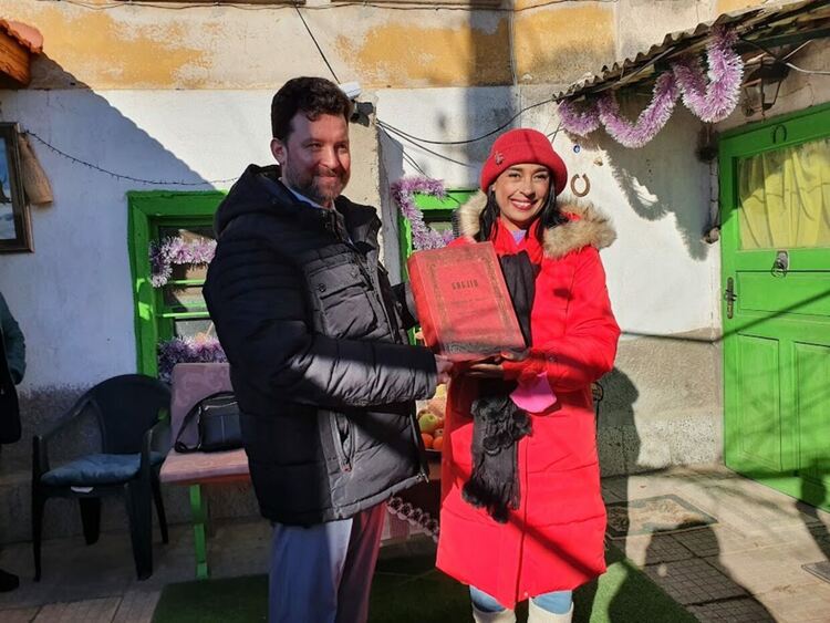 Оля Ал-Ахмед показа как къщата на майка ѝ Ваня Петкова ще се превърне в културен център 