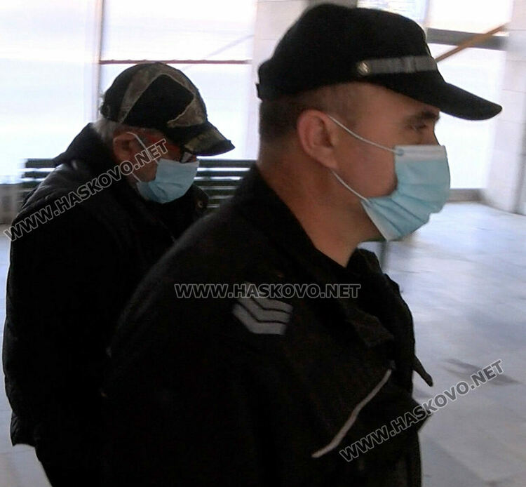 Красимир Милев отрязал ухото на своя познат заради 30 лева и го дал на кучето