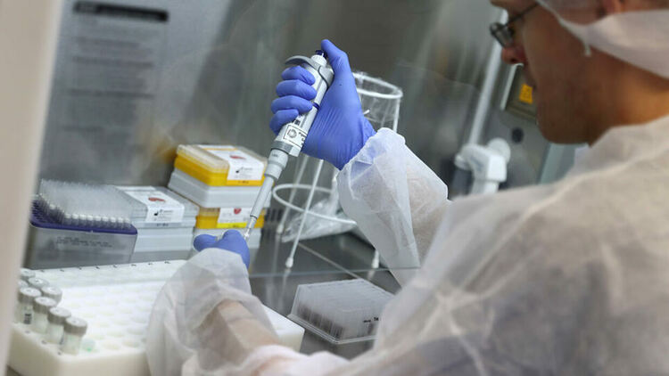 Само областите Разград, Търговище и Кърджали са в червената зона, останалите - в тъмночервена