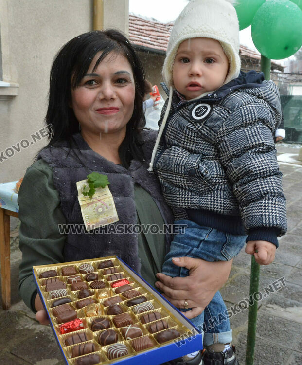 С възстановка на ритуала „поливане“ отбелязаха Бабинден в Узунджово  